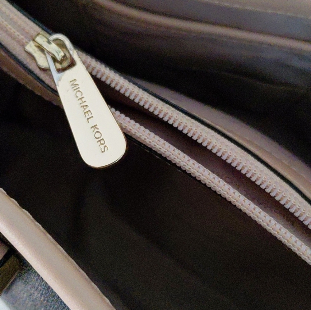 Michael kors Signature Logo Tote - Picture 6 of 16